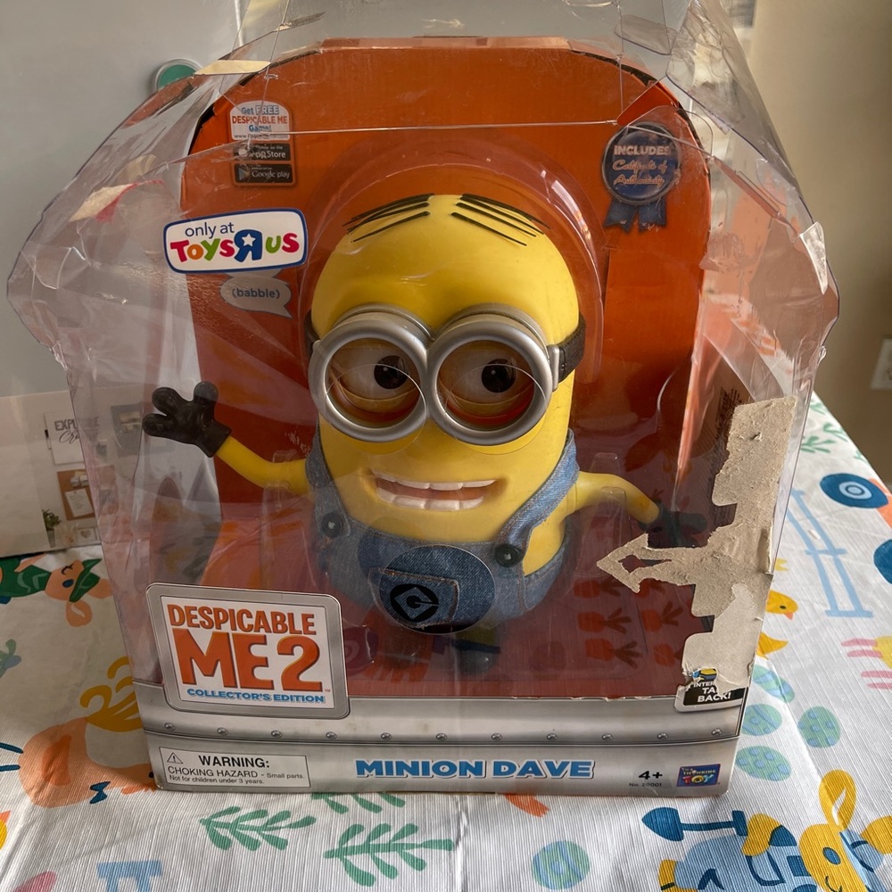 Minion Dave Despicable Me 2 Talking Figure 9 inch